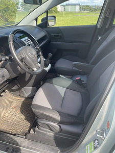 Mazda 5 (6 foto / 10)
