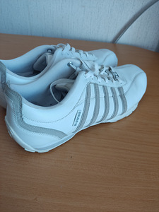 K-SWISS (2 фото из 4)