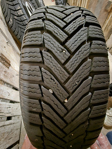 Шины Toyota новые и оригинальные диски 100x5; 195/65 r15 (7 фото из 9)