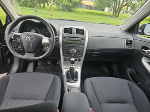 Toyota Corolla 2012 (6 foto / 7)