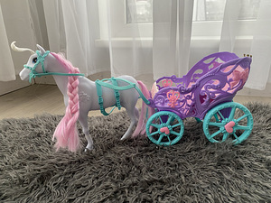 Laste mänguasjad, mängumajad, raudtee, Barbie kaarik, raamat (9 foto / 10)