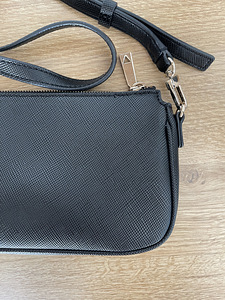 Сумка Guess (7 фото из 10)