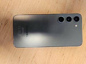Samsung S23 256GB karp+ostudokumendid, ekraan katki (2 foto / 3)