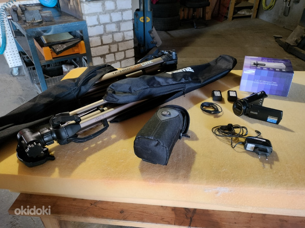 Видеокамера Samsung HMX-H304BP/EDC