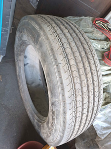 Rehv michelin 295/60/22,5 1tk (2 foto / 2)