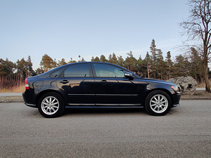 Volvo S40 2.4 (2 фото из 7)