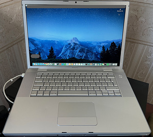 MacBook Pro 15" Early 2008 (1 foto / 3)