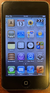 Apple iPod Touch 3-го поколения (4 фото из 4)