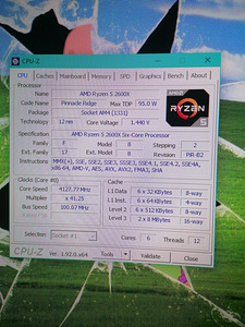 Ryzen 5 2600x. 3,6-4,2ghz (2 foto / 2)