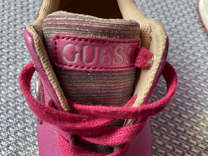 Guess tossud,37 (9 foto / 9)