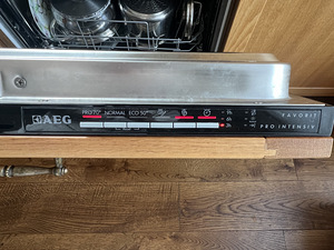 Посудомоечная машина AEG (2 фото из 3)