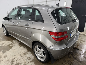 Mercedes-Benz B170 2006 (3 foto / 15)