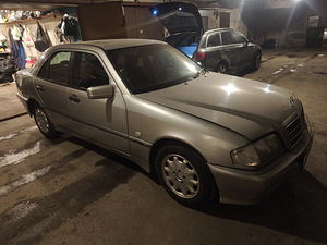 Mercedes Benz w202 220d (1 foto / 14)