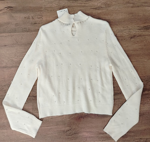 Новый свитер с камушками р.S/M (2 фото из 3)