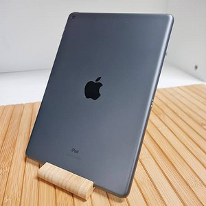 iPad 8 поколение (2 фото из 2)