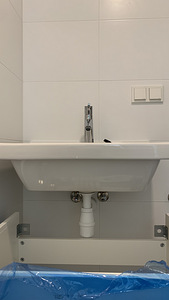 Раковина vitra, смеситель hansgrohe (1 фото из 3)