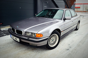 BMW 728ia E38 728i 142kw 1999 Facelift Aspensilber Metallic (1 foto / 14)