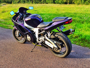 Yamaha YZF - R6 2000a. Vahetus GSX- R750 või R1 (5 foto / 9)