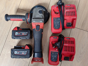 MILWAUKEE M18 CAG125X (1 foto / 1)