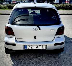 Toyota Yaris (4 foto / 5)