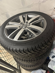 Оригинальные диски Audi Q7, шипованная шина Nokian, 275/45/R (1 фото из 1)