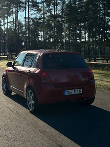 Продается SUZUKI SWIFT (3 фото из 10)