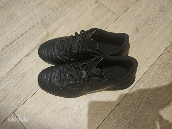 Футбольные бутсы Nike для игры на искусственном газоне