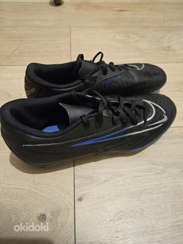Nike phantom football boots