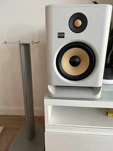 2x KRK Rokit 7 generation 4 + 2 stands (dynaudio h74915) (4 foto / 8)