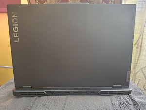 Lenovo Legion 5 Pro (RTX 4070; R7 7745HX) KOMPLEKT (4 foto / 10)