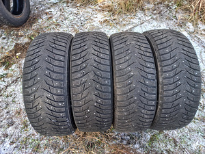 Шины R17/65/235 Kumho Winter ICE (1 фото из 5)