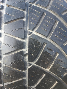 Летние шины/Ламели R18/50/235 Michelin (2 фото из 5)