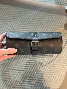 Футляр для часов Louis Vuitton Monogram Eclipse (1 фото из 8)