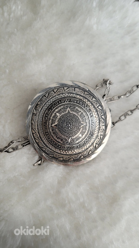 Серебряная брошь с изображением ацтекского календаря (фото #2)