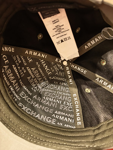 Шапка Armani (3 фото из 3)