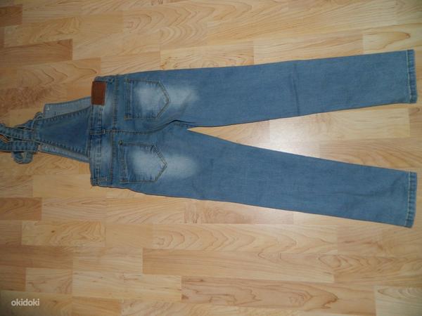 Новый джинсовый комбинезон, размер 134 (фото #2)