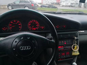 Audi A6 (c4) 2.6 (110kw) (11 foto / 13)