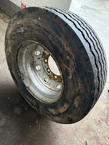 Veorehvid 285/70R19/5. 1tk (2 foto / 3)