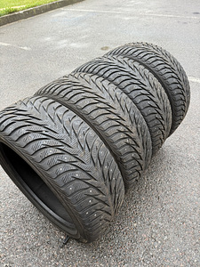 245/45R19 Yokohama (2 foto / 8)