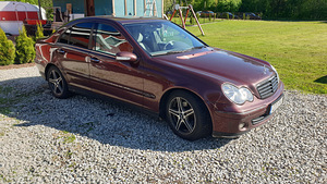 MB c230 2,5l v6 150kw 2006a (1 foto / 12)