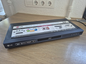 LG BD660 Network 3D / 2D blu-ray disc / dvd player (1 foto / 2)