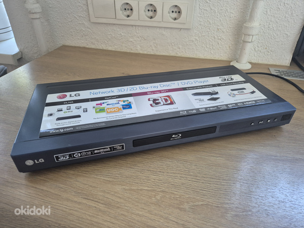 LG BD660 Network 3D / 2D blu-ray disc / dvd player