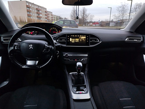 Peugeot 308 115kw (11 foto / 14)