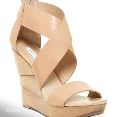 DIANE von FURSTENBERG (DVF) - legendary wedges