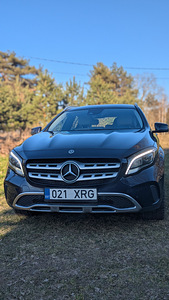 Mercedes-Benz (1 foto / 8)