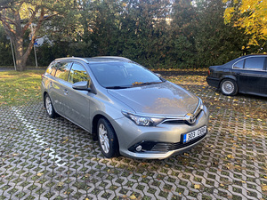 Toyota Auris (3 foto / 9)