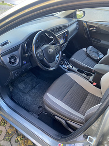 Toyota Auris (9 foto / 9)