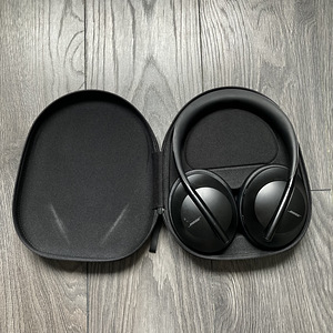 Bose NC 700 headphones (1 foto / 5)