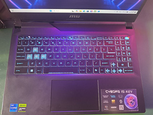 MSI Cyborg 15 A12VF (2 foto / 5)