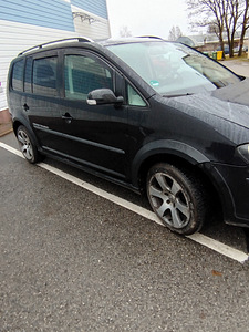 VW Touran (5 фото из 8)